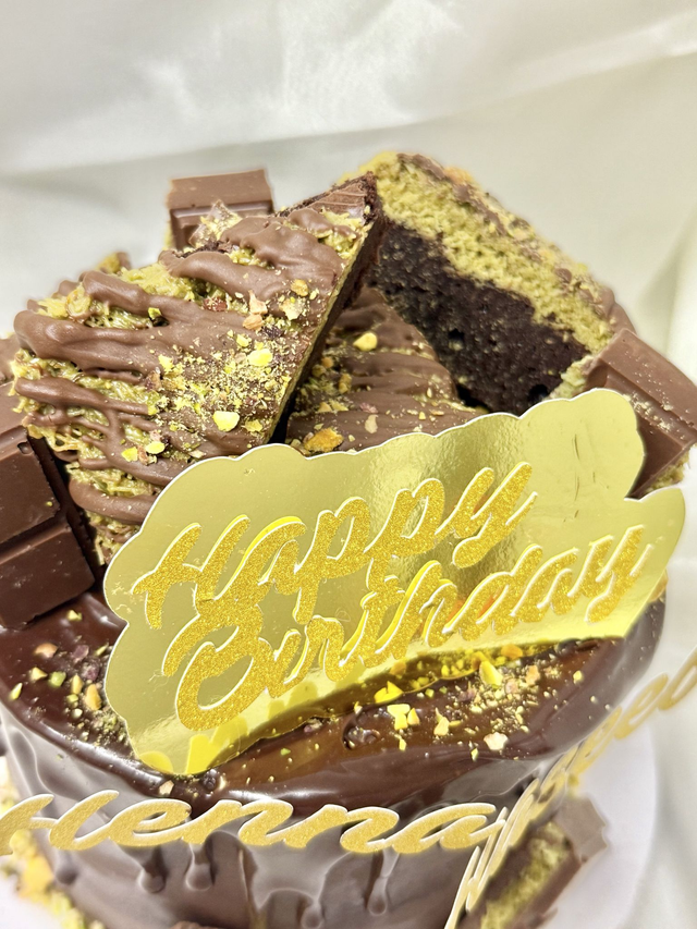 Kunafa Brownie chocolate Cake