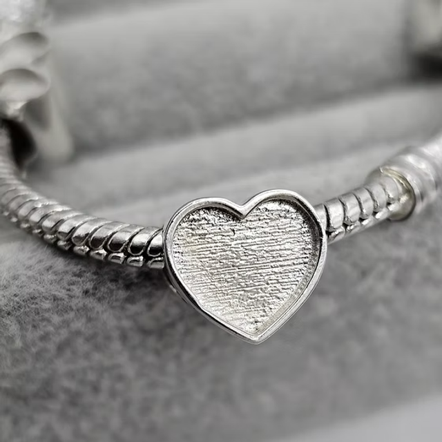 Plain heart charm