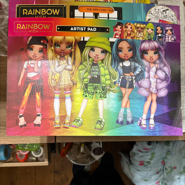 Rainbow high artist pad