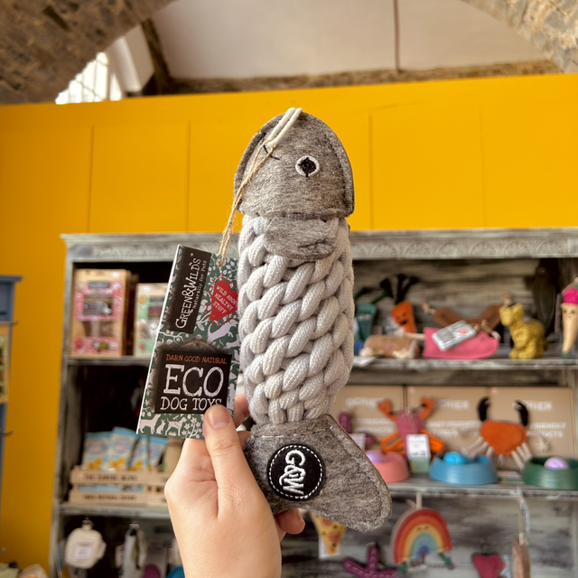 Green & Wild's Roger the Ropefish Eco Dog Toy