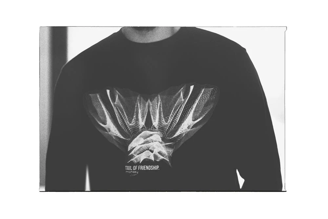 TAIL OF FRIENDSHIP CREWNECK I BLACK