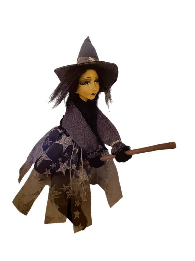 Witches of Pendle - Cordelia 30cm
