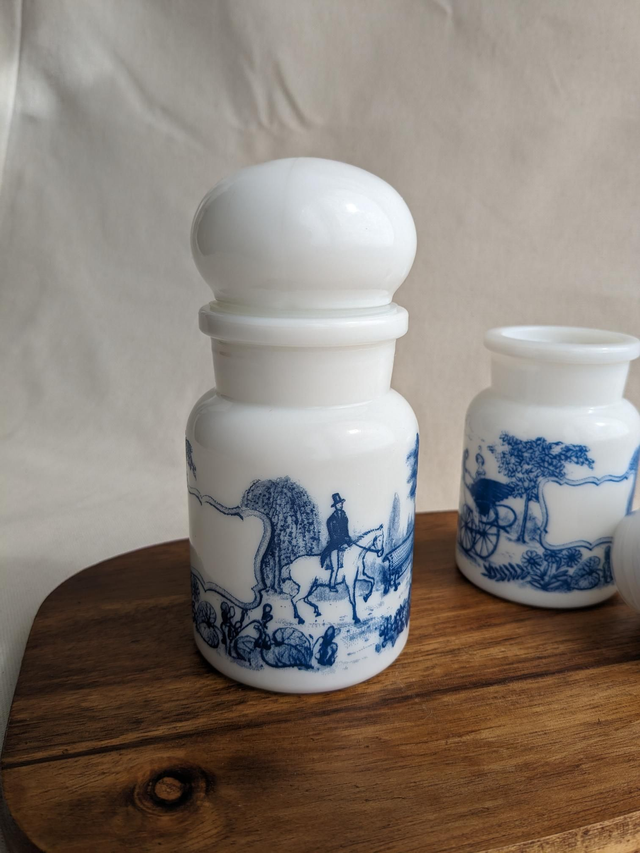 Flacon d&#039;apothicaire en opaline M