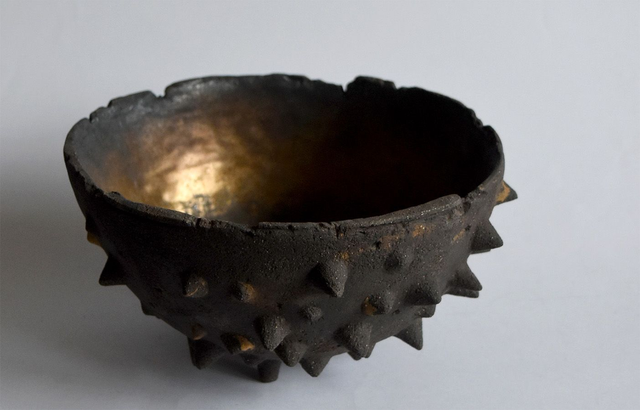 Bowl with gold glaze Chestnut