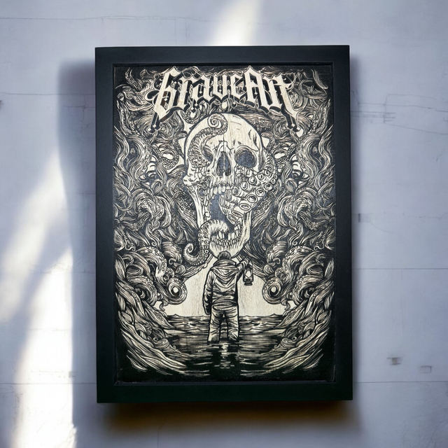 Gravure homme avec lanterne et tête de mort aux tentacules – Art mural dark en bois