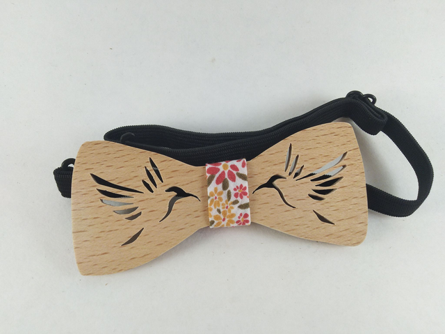 Noeud papillon en bois massif - motif colibri