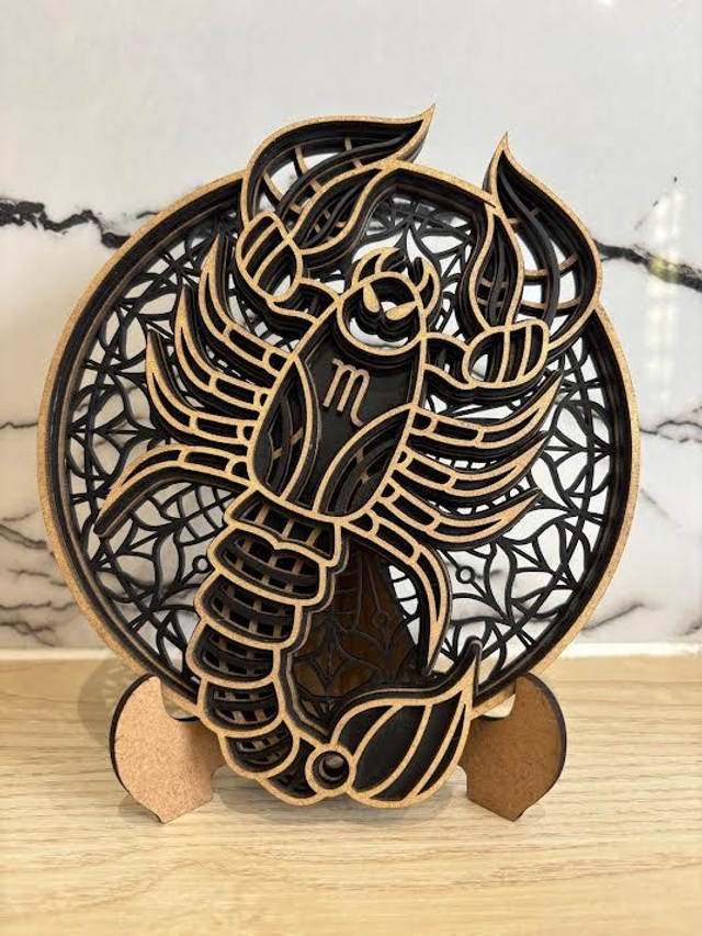 Scorpion Or sur Noir 