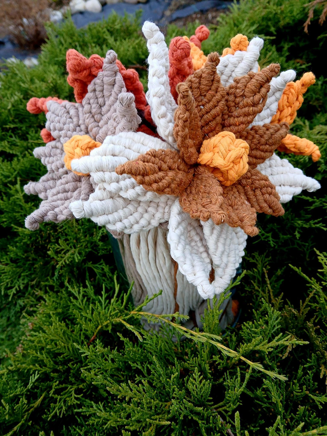 Bouquet de fleurs en macramé -décoration artisanale bohème