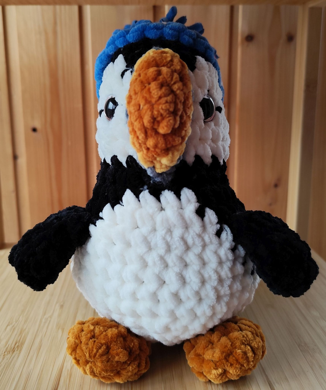 Blacky the puffin with Icelandic hat, extra large size (made from chenille yarn)