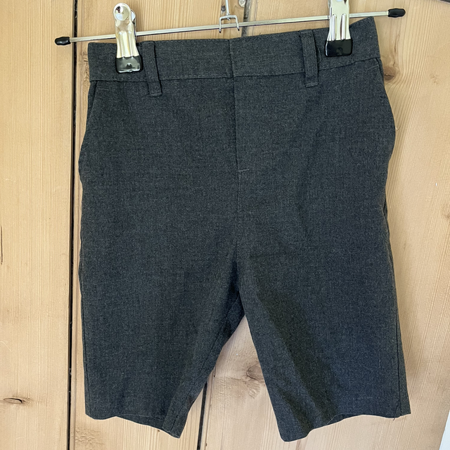 Grey school shorts 3-4 years