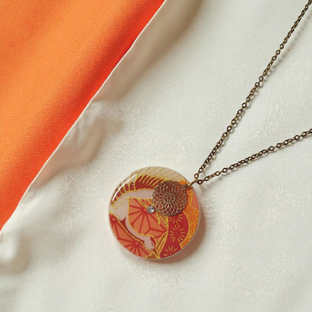 Collier acier inoxydable motifs japonais orange rouge