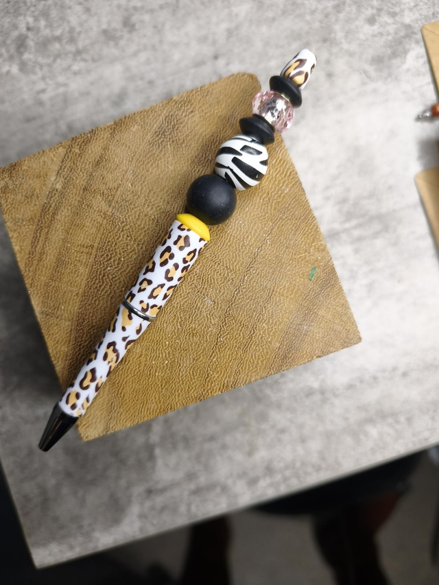 Stylo léopard zebré 