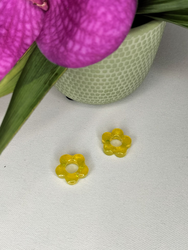 Créoles et pampilles fleurs jaunes paillettées