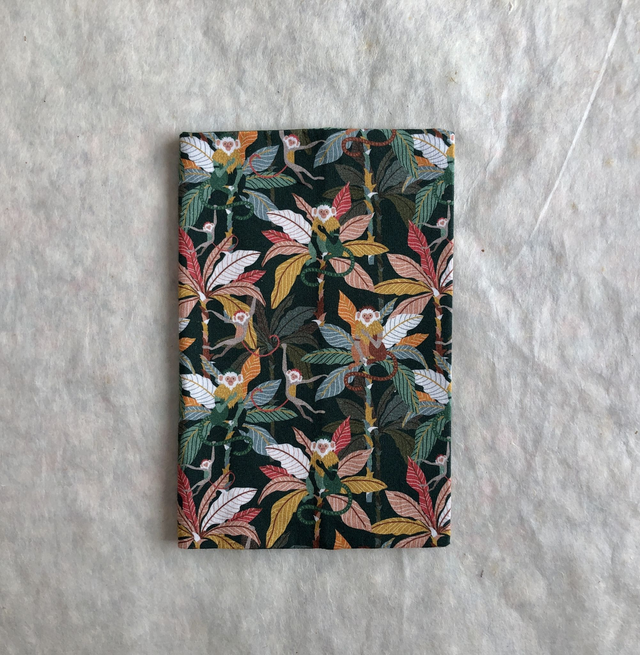 Couvre-livre upcyclé “Le compagnon de lecture” — Protège tes livres poche ou grand format