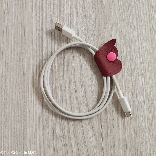 Attache câble PAPILLON Bordeaux