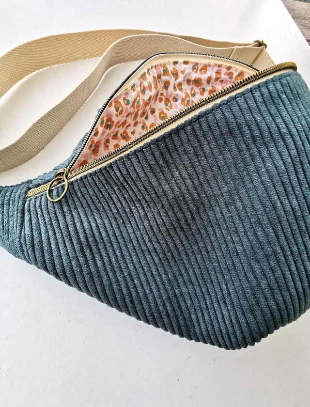 Banane LOUISE velour vert sapin