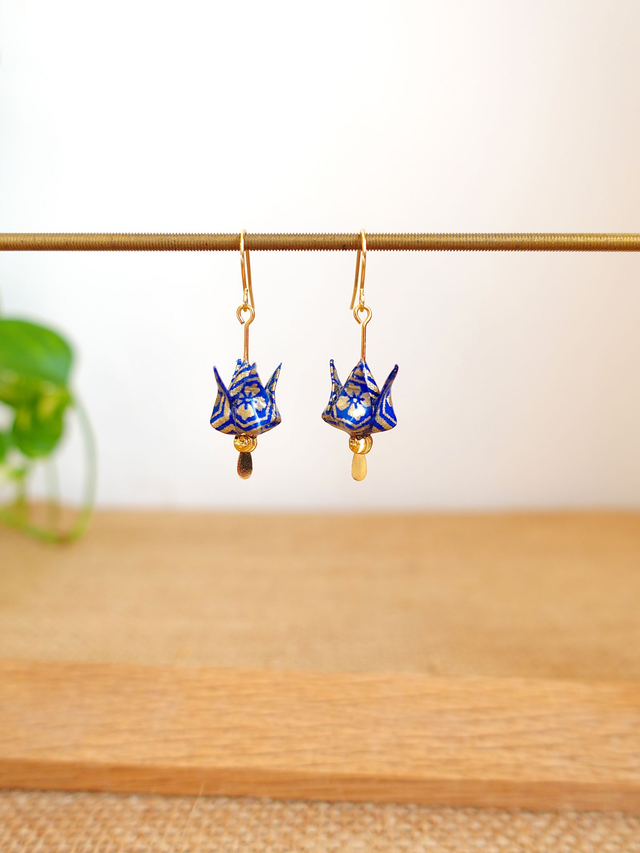 Plaqué or 18k / Origami MINI bouton de lotus / Papier japonais washi / Bleu, or / Bijou japonais origami / Boucles d'oreilles /