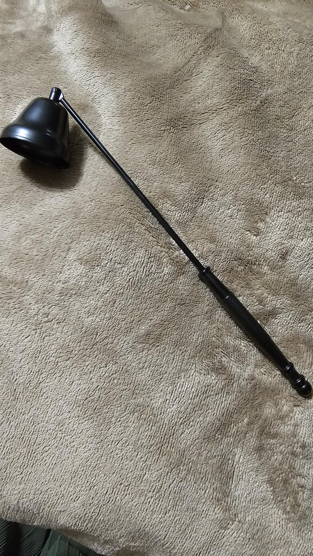 Eteignoir à  bougie  en métal  noir