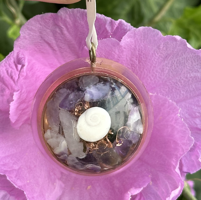 Orgon’it n*16 (taille moyenne) améthyste 639 Hz