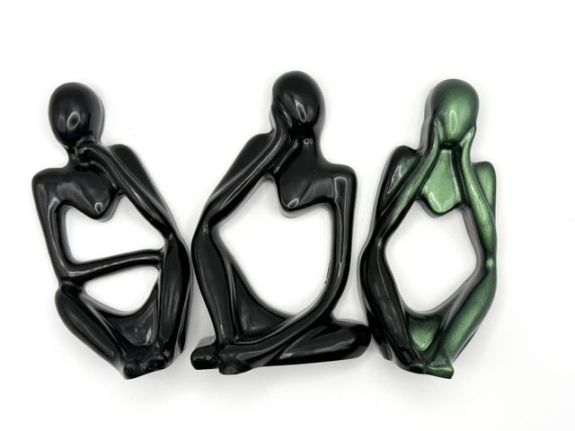 Lot de 3 statuettes femmes pensives 