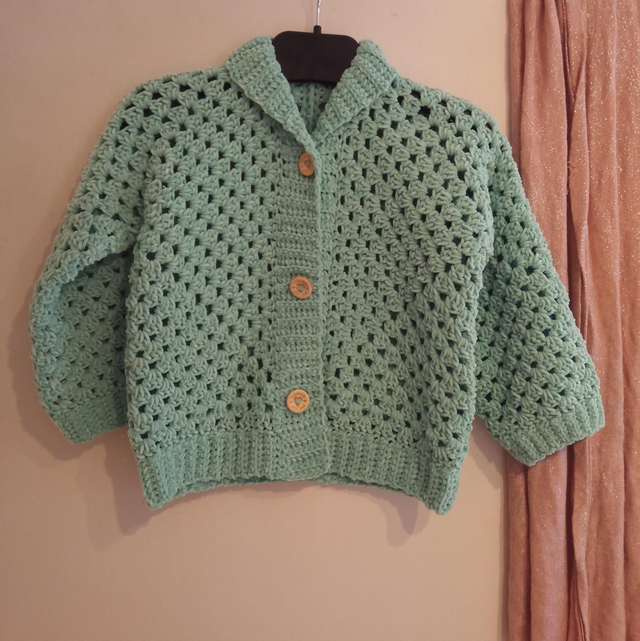 Gilet hexagon enfant – Fait main – 2/3 ans