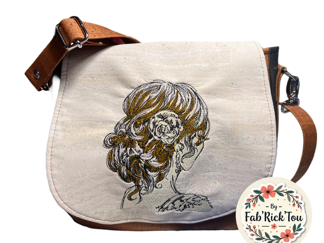 Sac besace Maddy femme au chignon