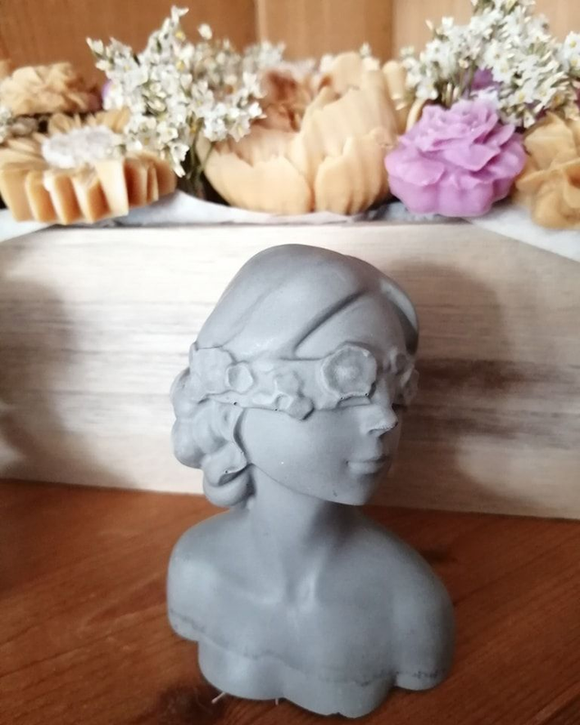 Buste femme statuette en aquaresine