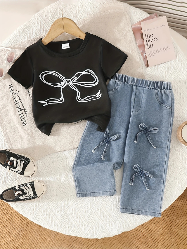 Girls' Black Short Sleeve T-Shirt with Bow Print