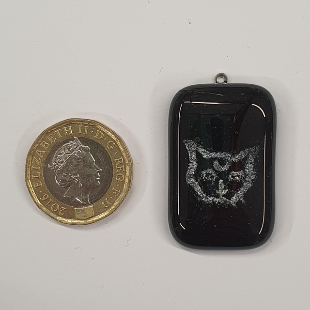 Black mystical cat pendant NEW