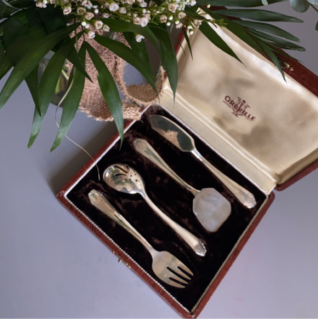 Coffret 4 Pièces service année 40