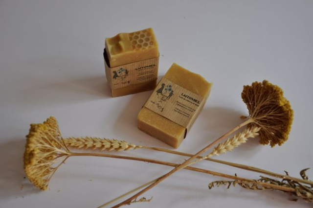LaitMiel : savon surgras au lait de chèvre, miel et argile blanche