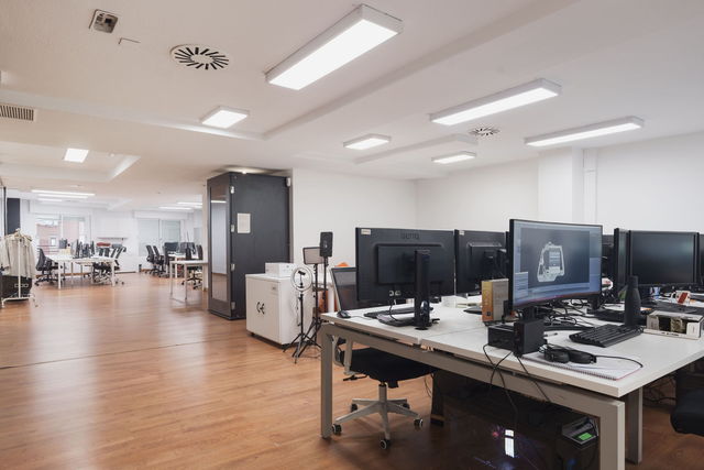 Acceso 1/2 día | Sólo mesa de trabajo | Sin cabinas ni salas