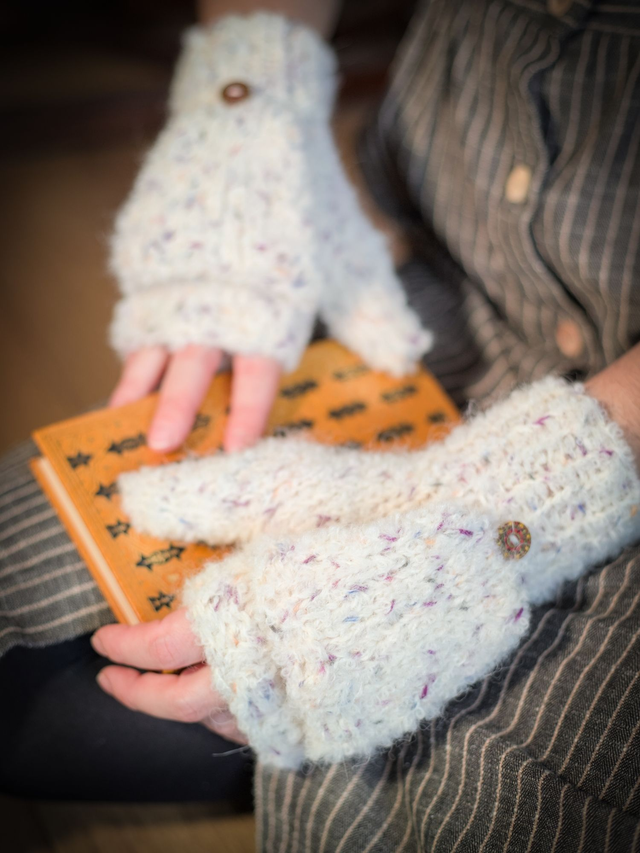 Moufl&#039;taine bouclé et confetti