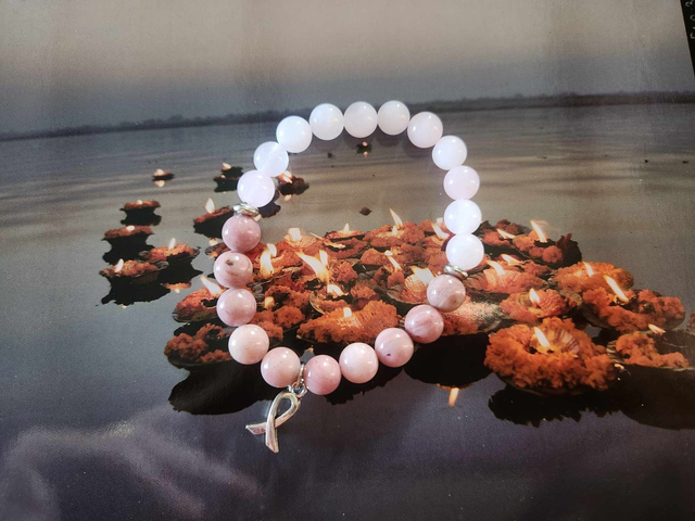 Bracelet  Lutte Contre Le Cancer du Sein avec Perle Opale , quartz  Rose et Ruban Rose