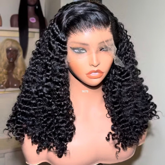 PERRUQUE COURTE BOUCLÉE