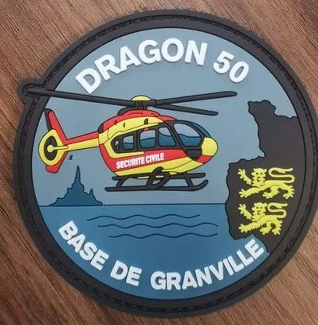 Nouvel écusson Dragon 50 H145