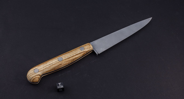 Couteau utile traditionnel - manche en frêne olivier, lame carbone