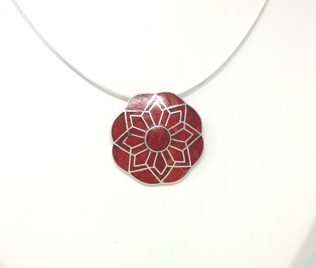 PENDENTIF FLEUR ORNE DE CORAIL EN MOSAIQUE ETOILEE ARGENT MASSIF - VENDU SANS CHAINE - 3900