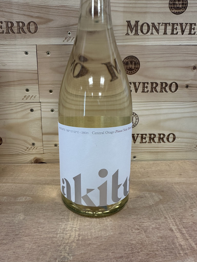 Akitu Pinot Noir Blanc 