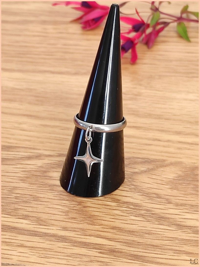 Bague réglable 3mm, acier inoxyable, avec breloque