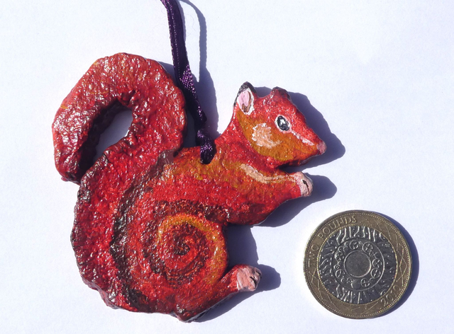 Wonderful "Animal Inspirations" Hanging Gift. "Red Squirrel". With an inspirational motto on the reverse.