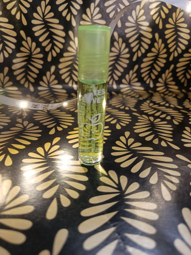 Gloss vert clair ( pomme )