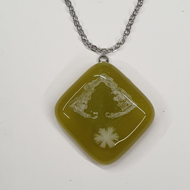 Green-yellow silver Xmas tree snowflake pendant NEW 