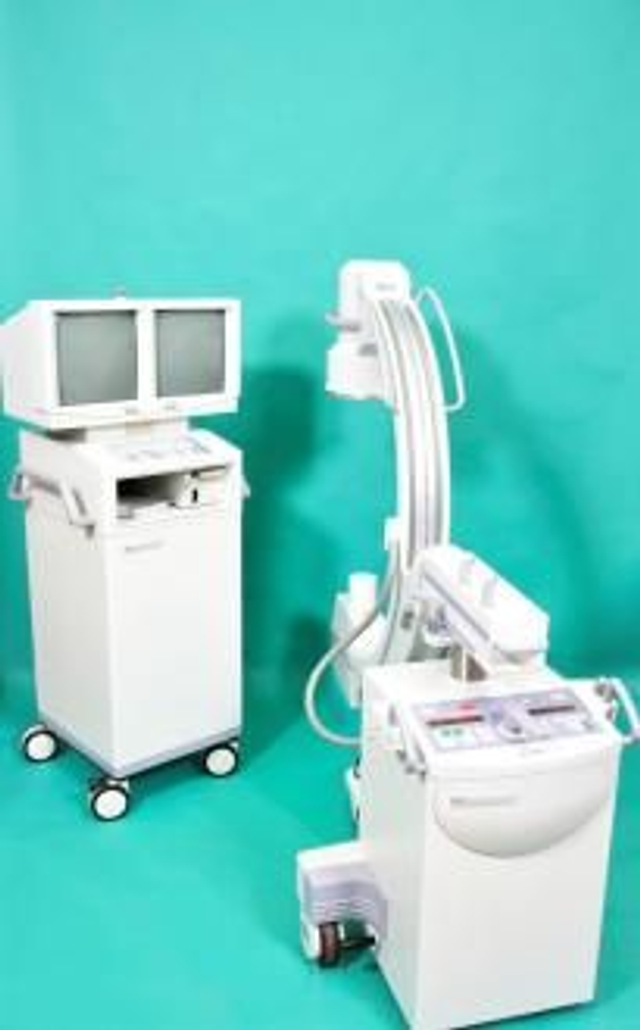 OEC 7700 : Arceau mobile avec double moniteur, 23 cm BV, mémoire d'image numérique, incl.