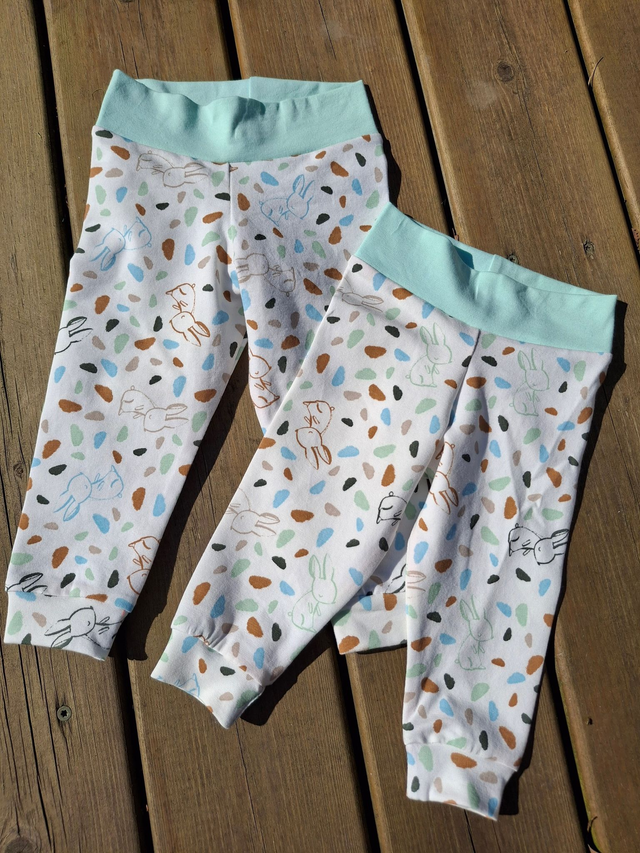 Children's Slim Fit Leggings - White Bunnies