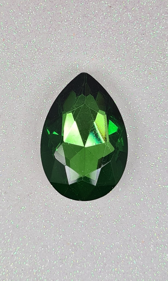 Fancy Drop, Emerald Green, 30x40mm