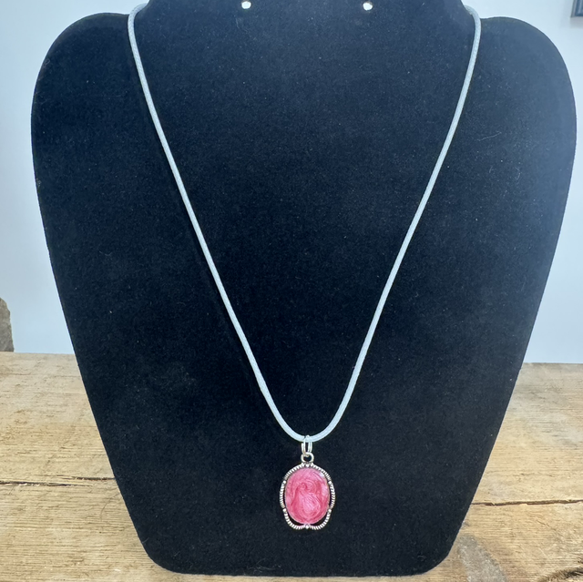 Pinkie - Necklace 