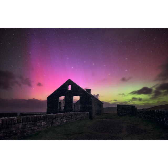 Ryan&#039;s Daughter Schoolhouse with Aurora - Dunquin