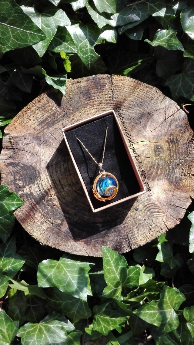 Pendentif Bille Verre Cosmique - BIJOU ARTISANAL - "La Tête dans les Etoiles" [Modèle D]