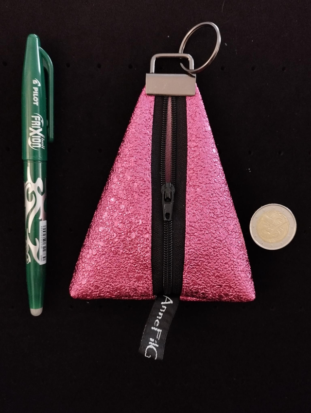 Porte monnaie, porte clés triangle fait-main 